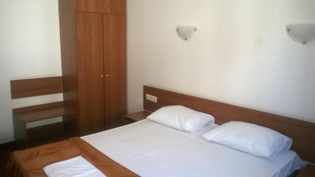 Slavyanska Beseda Hotel Sofia Exterior foto